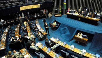Como funciona o mandato de senador