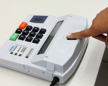 Quem não fez biometria pode votar?